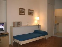 Martine Hov 50328 Hotel Paris